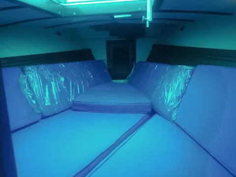 foreward cabin double berth